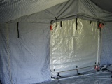 Wnętrze namiotu z podpinką ocieplającą