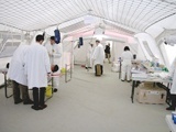 Szpital polowy oparty na szybkorozkładalnych namiotach